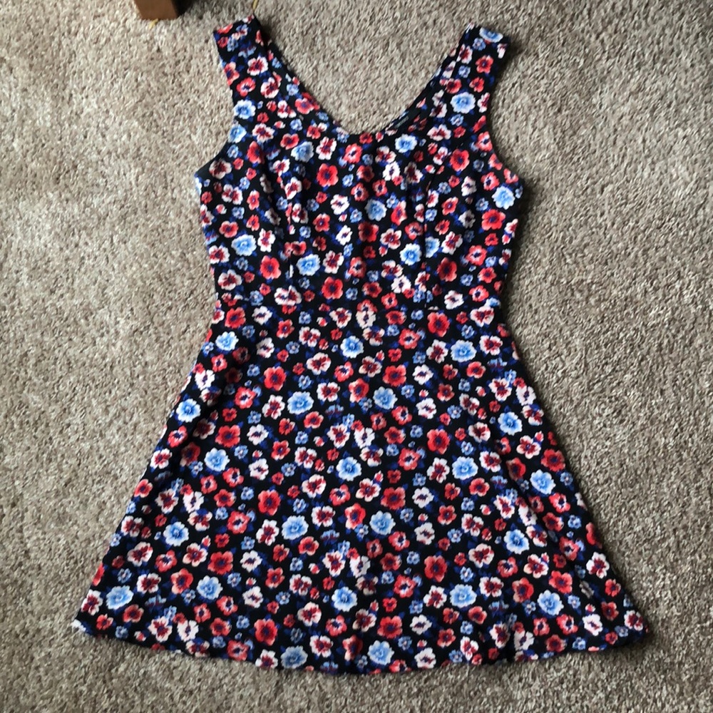 Forever 21 Flower Dress Size M